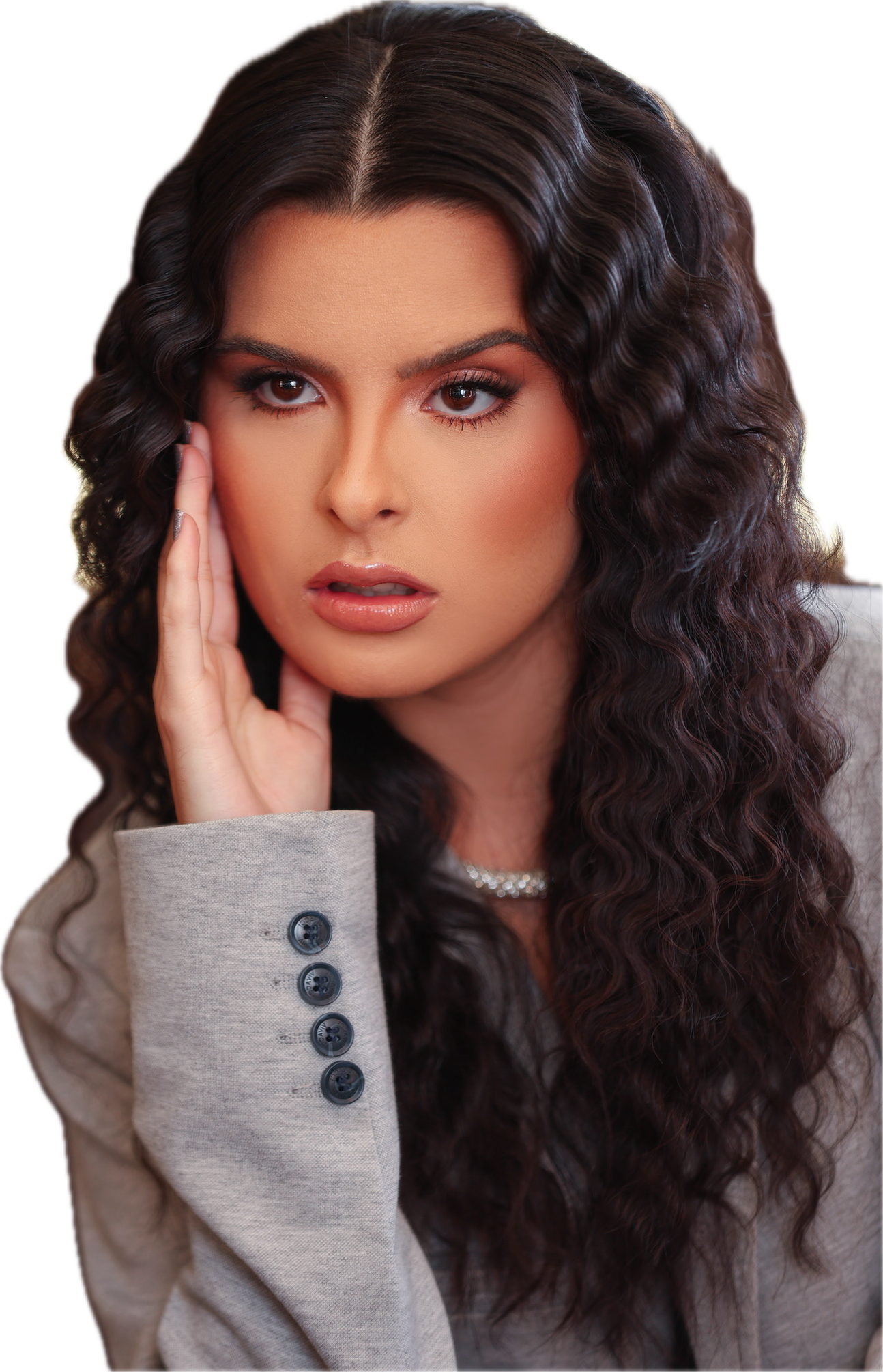 Vitoria sophisticated with trench coat